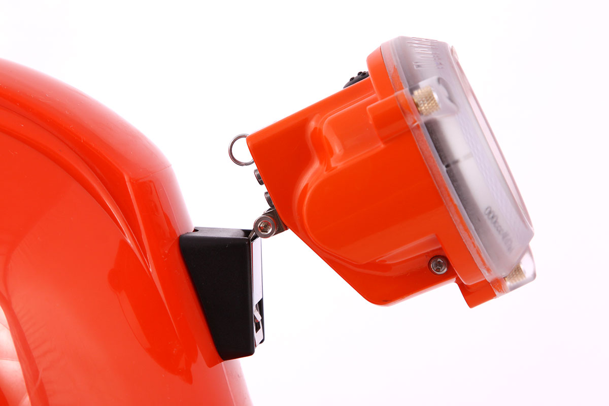 NLT© Genesis Lampe à casquette sans fil avec Li-Ion - Avec clip fixe, 7 000 Lux de sortie